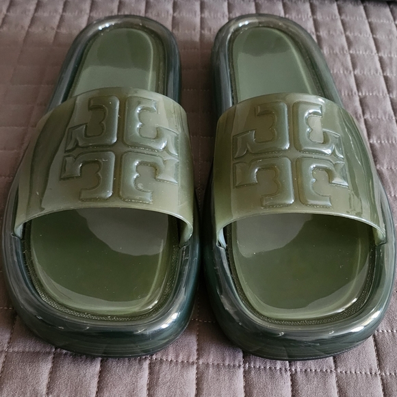 Tory Burch Stylish Olive Green Slide Sandals - Picture 6 of 6